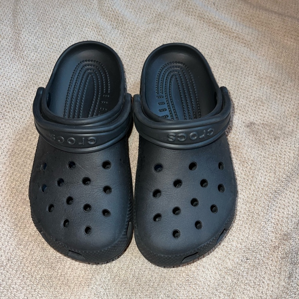 Crocs size 4
